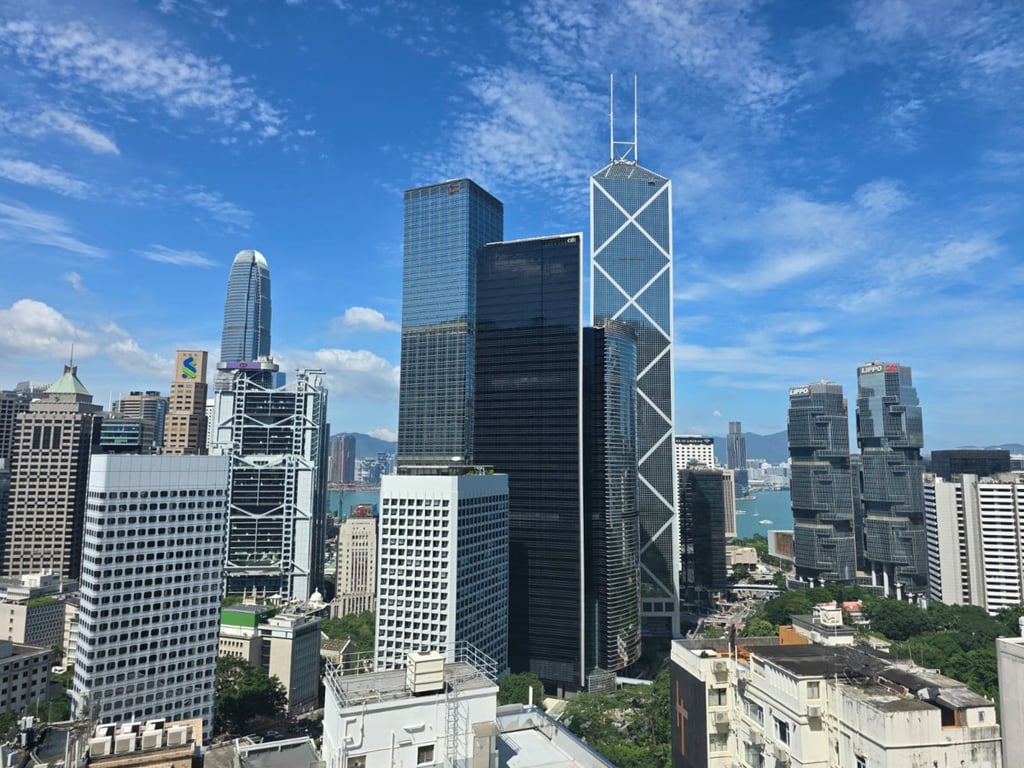 https://img.propertyraptor.com/cdn-cgi/imagedelivery/KD5bF_AFL0JDTbKLWF7z9g/ap8/ap8_001/hornet/prp/img/a55306536789b5935b61bdef63278c1a-wtm.jpg/public