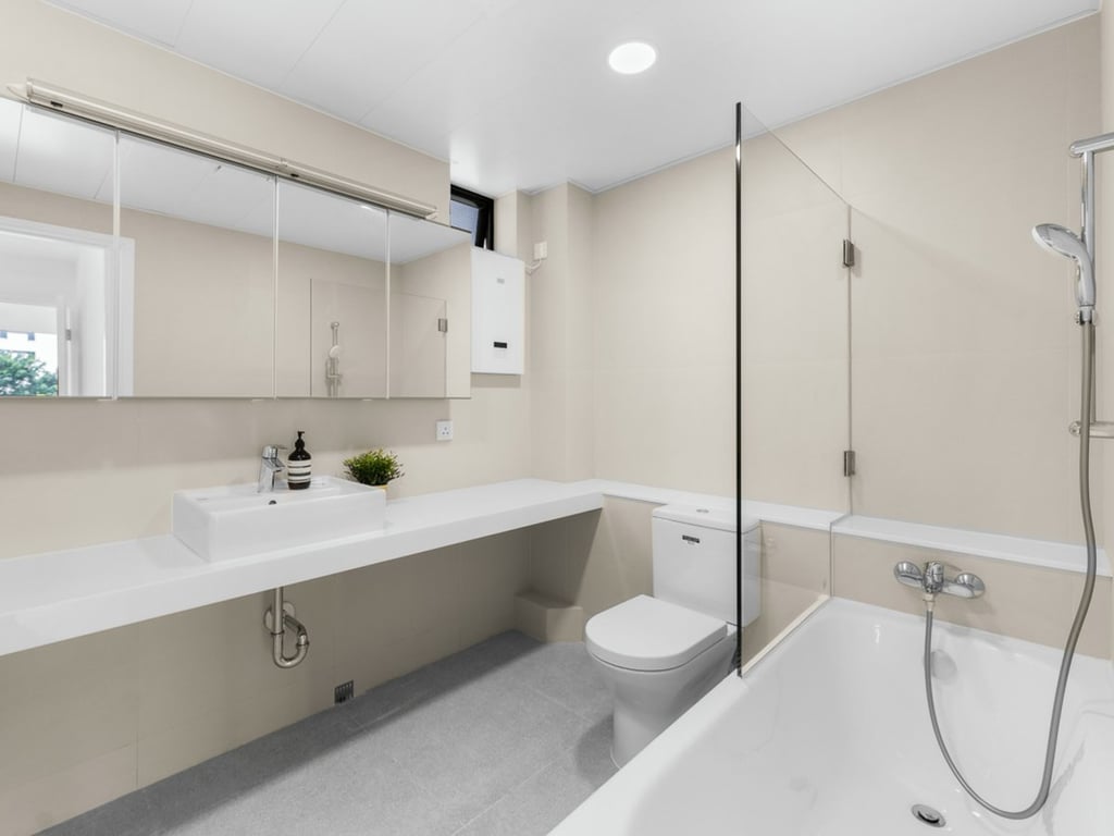 https://img.propertyraptor.com/cdn-cgi/imagedelivery/KD5bF_AFL0JDTbKLWF7z9g/ap8/ap8_001/hornet/prp/img/a5600b2a61108bf103f53010610121cd.jpg/public