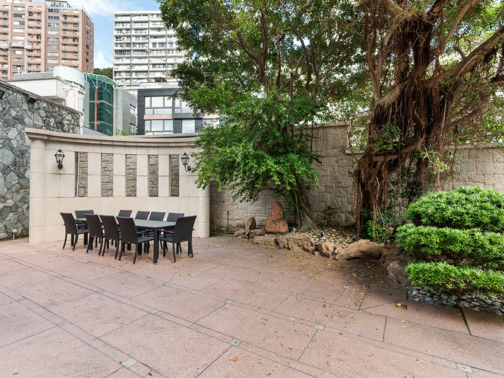 https://img.propertyraptor.com/cdn-cgi/imagedelivery/KD5bF_AFL0JDTbKLWF7z9g/ap8/ap8_001/hornet/prp/img/a5712338b24d780ba8aa6e4123b5f97a-wtm.jpg/public