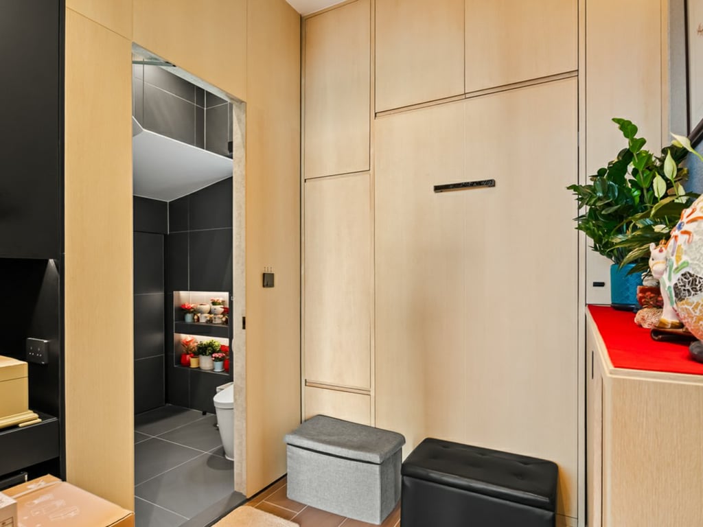 https://img.propertyraptor.com/cdn-cgi/imagedelivery/KD5bF_AFL0JDTbKLWF7z9g/ap8/ap8_001/hornet/prp/img/a579a3151be2a3af1a7ff13d72a99445-wtm.jpg/public