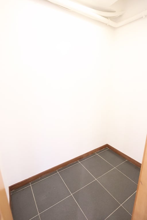 https://img.propertyraptor.com/cdn-cgi/imagedelivery/KD5bF_AFL0JDTbKLWF7z9g/ap8/ap8_001/hornet/prp/img/a5a420da5e66da2271310dc5a985fc4b-wtm.jpg/public