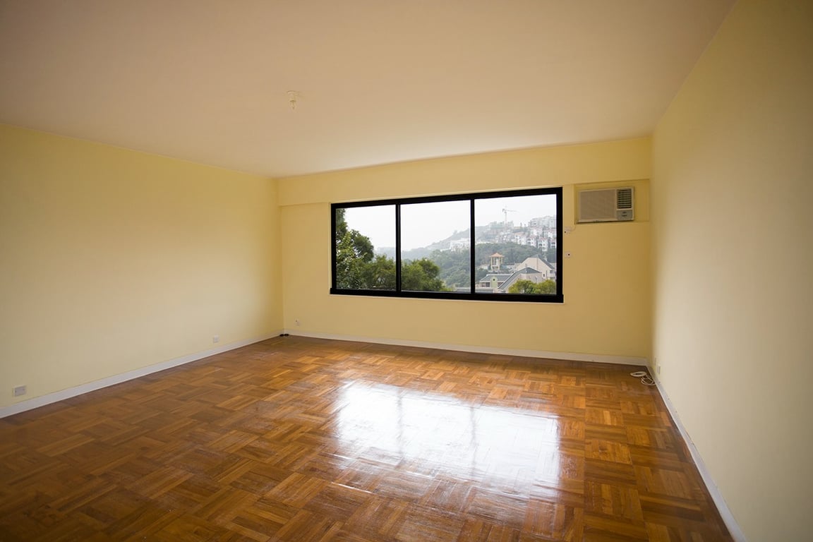 https://img.propertyraptor.com/cdn-cgi/imagedelivery/KD5bF_AFL0JDTbKLWF7z9g/ap8/ap8_001/hornet/prp/img/a5aa22083b8b2dcc92af83d83ae5e8fb-wtm.jpg/public