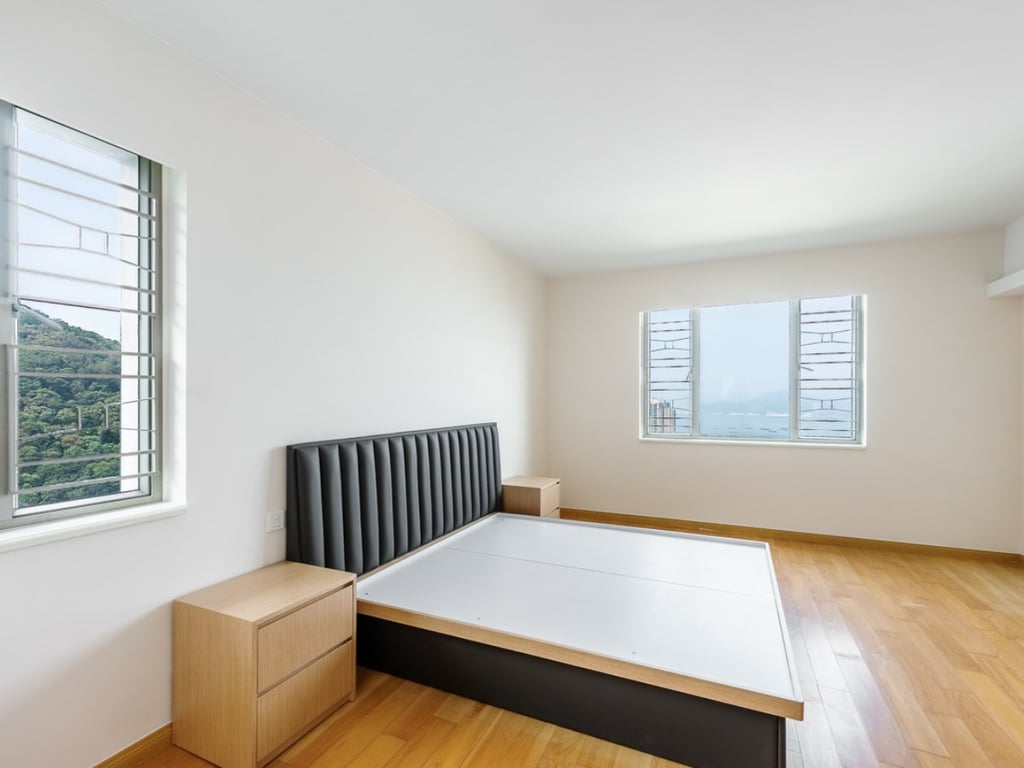 https://img.propertyraptor.com/cdn-cgi/imagedelivery/KD5bF_AFL0JDTbKLWF7z9g/ap8/ap8_001/hornet/prp/img/a5b97e685d7ff50c94f7616d7e9b1678.jpg/public