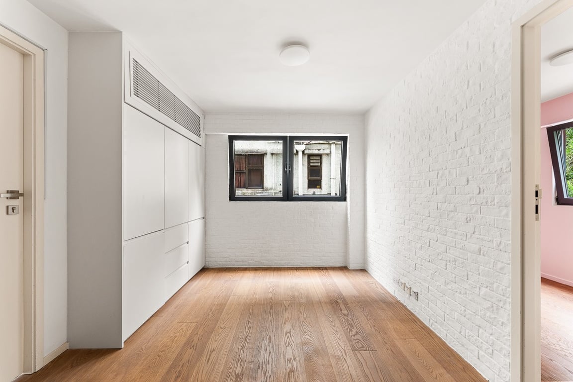https://img.propertyraptor.com/cdn-cgi/imagedelivery/KD5bF_AFL0JDTbKLWF7z9g/ap8/ap8_001/hornet/prp/img/a5cb0151efa5f293c256e10e6f854afb-wtm.jpg/public