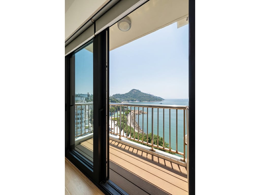 https://img.propertyraptor.com/cdn-cgi/imagedelivery/KD5bF_AFL0JDTbKLWF7z9g/ap8/ap8_001/hornet/prp/img/a5dfd2b7fe5b8955af7cfb779f970907.jpg/public