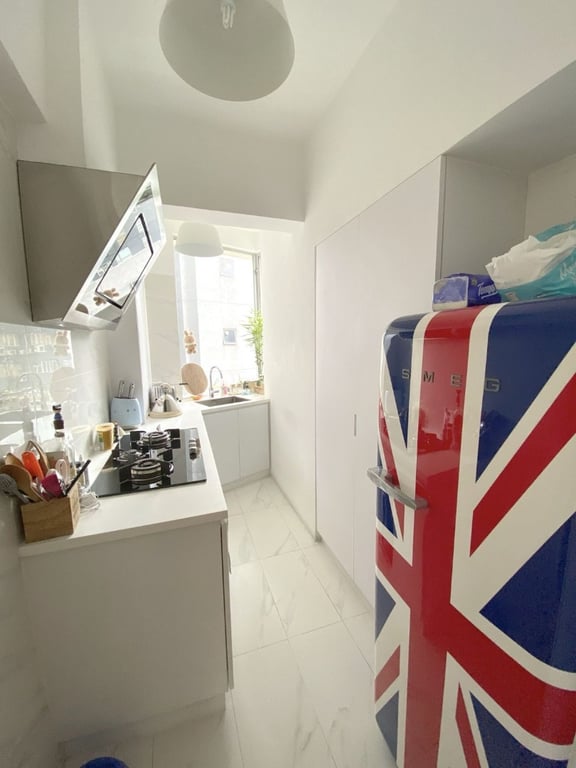 https://img.propertyraptor.com/cdn-cgi/imagedelivery/KD5bF_AFL0JDTbKLWF7z9g/ap8/ap8_001/hornet/prp/img/a5e3245a6238f06727a45433e49721b0-wtm.jpg/public