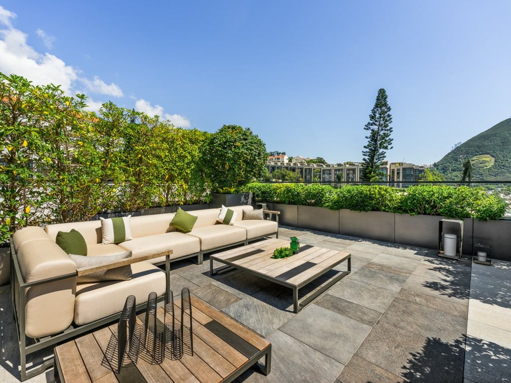 https://img.propertyraptor.com/cdn-cgi/imagedelivery/KD5bF_AFL0JDTbKLWF7z9g/ap8/ap8_001/hornet/prp/img/a6049dae9309d7ee8700f58f116612b8.jpg/public