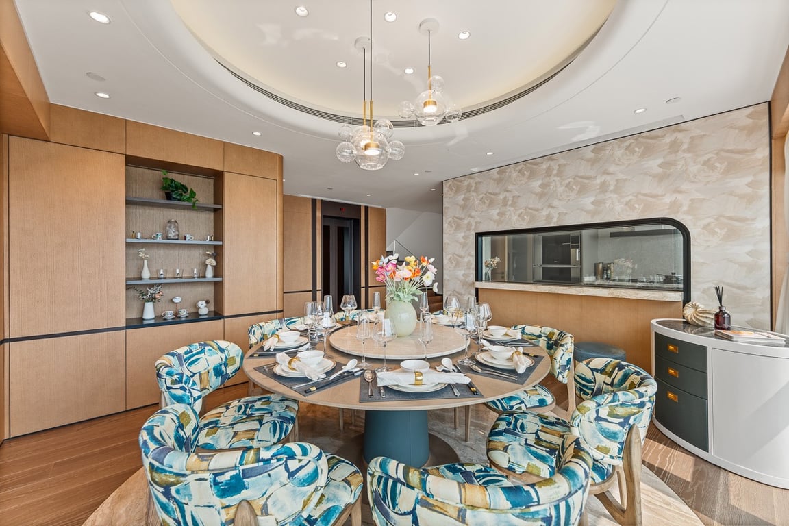 https://img.propertyraptor.com/cdn-cgi/imagedelivery/KD5bF_AFL0JDTbKLWF7z9g/ap8/ap8_001/hornet/prp/img/a6092e2d420b2702ae8272f4fd547c60-wtm.jpg/public