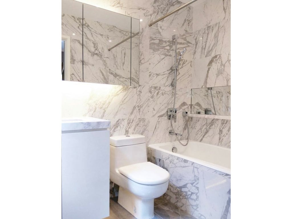 https://img.propertyraptor.com/cdn-cgi/imagedelivery/KD5bF_AFL0JDTbKLWF7z9g/ap8/ap8_001/hornet/prp/img/a6407d94d2adb56bb7dc8334a81e179c.jpg/public
