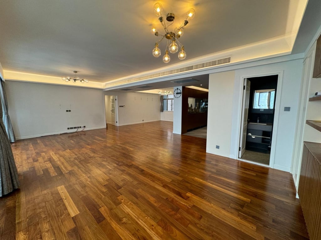 https://img.propertyraptor.com/cdn-cgi/imagedelivery/KD5bF_AFL0JDTbKLWF7z9g/ap8/ap8_001/hornet/prp/img/a6596f931960d4cc0b58bbf285c2207d-wtm.jpg/public