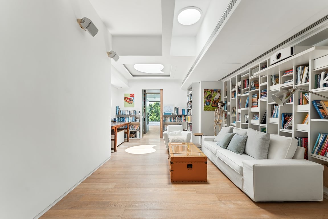 https://img.propertyraptor.com/cdn-cgi/imagedelivery/KD5bF_AFL0JDTbKLWF7z9g/ap8/ap8_001/hornet/prp/img/a67c22ea6c0bf02f01d54b96b674c342-wtm.jpg/public