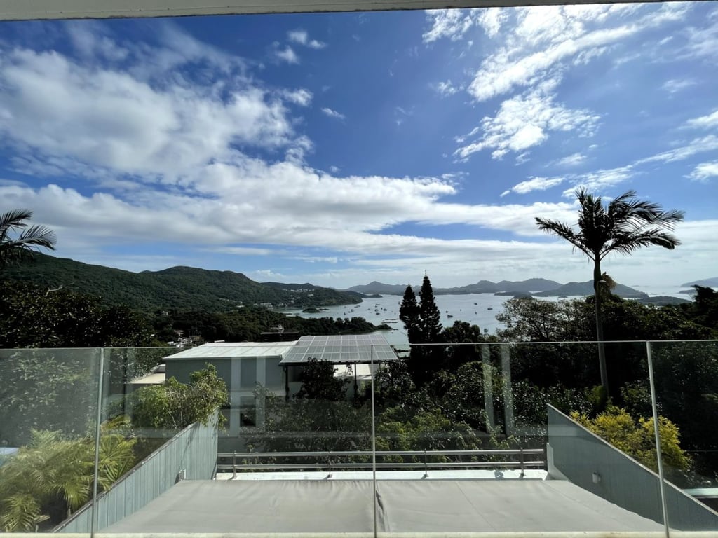 https://img.propertyraptor.com/cdn-cgi/imagedelivery/KD5bF_AFL0JDTbKLWF7z9g/ap8/ap8_001/hornet/prp/img/a6b4ef58c746ab2f694e6a19d6b50349.jpg/public