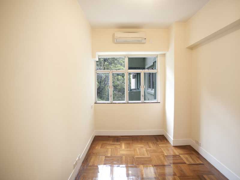 https://img.propertyraptor.com/cdn-cgi/imagedelivery/KD5bF_AFL0JDTbKLWF7z9g/ap8/ap8_001/hornet/prp/img/a6c2b2e7942dffb6f39c2e1ab50a6844.jpg/public