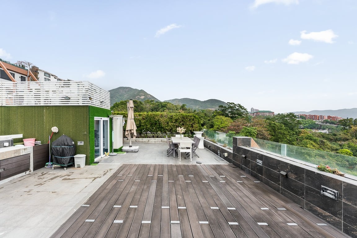 https://img.propertyraptor.com/cdn-cgi/imagedelivery/KD5bF_AFL0JDTbKLWF7z9g/ap8/ap8_001/hornet/prp/img/a6c5d433d3ed58add8c5dd4c67fa26c2-wtm.jpg/public