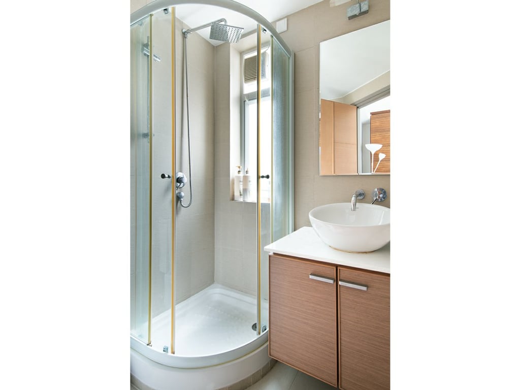 https://img.propertyraptor.com/cdn-cgi/imagedelivery/KD5bF_AFL0JDTbKLWF7z9g/ap8/ap8_001/hornet/prp/img/a6c9804b5426f988ebb436498f57859f.jpg/public