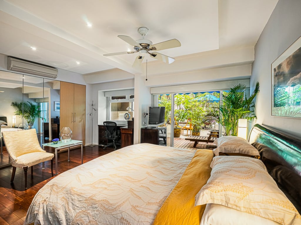 https://img.propertyraptor.com/cdn-cgi/imagedelivery/KD5bF_AFL0JDTbKLWF7z9g/ap8/ap8_001/hornet/prp/img/a6e7ab7910fbf690914e16a35a82f838.jpg/public