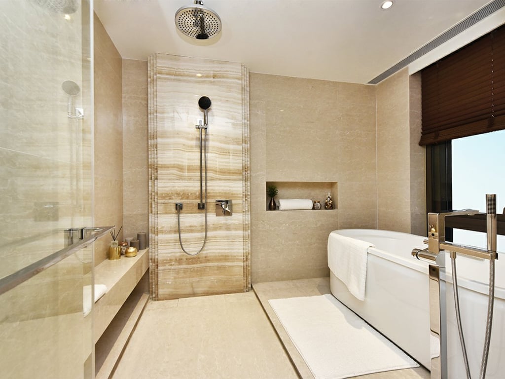 https://img.propertyraptor.com/cdn-cgi/imagedelivery/KD5bF_AFL0JDTbKLWF7z9g/ap8/ap8_001/hornet/prp/img/a6f3fbe78f66788f152419b42c383305.jpg/public
