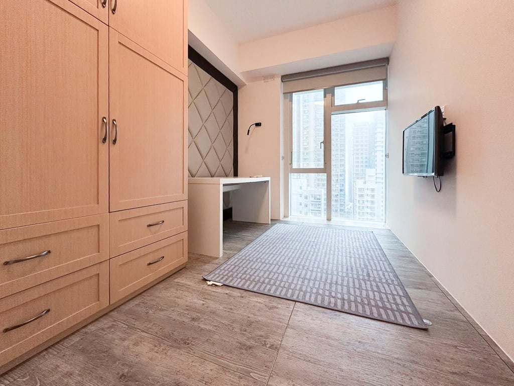 https://img.propertyraptor.com/cdn-cgi/imagedelivery/KD5bF_AFL0JDTbKLWF7z9g/ap8/ap8_001/hornet/prp/img/a6f4b102128acd6eefd00df652ac9caf-wtm.jpg/public