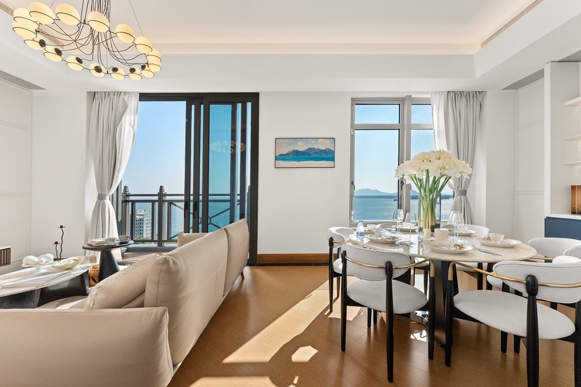 https://img.propertyraptor.com/cdn-cgi/imagedelivery/KD5bF_AFL0JDTbKLWF7z9g/ap8/ap8_001/hornet/prp/img/a7058844011058053e34744de705a808-wtm.jpg/public