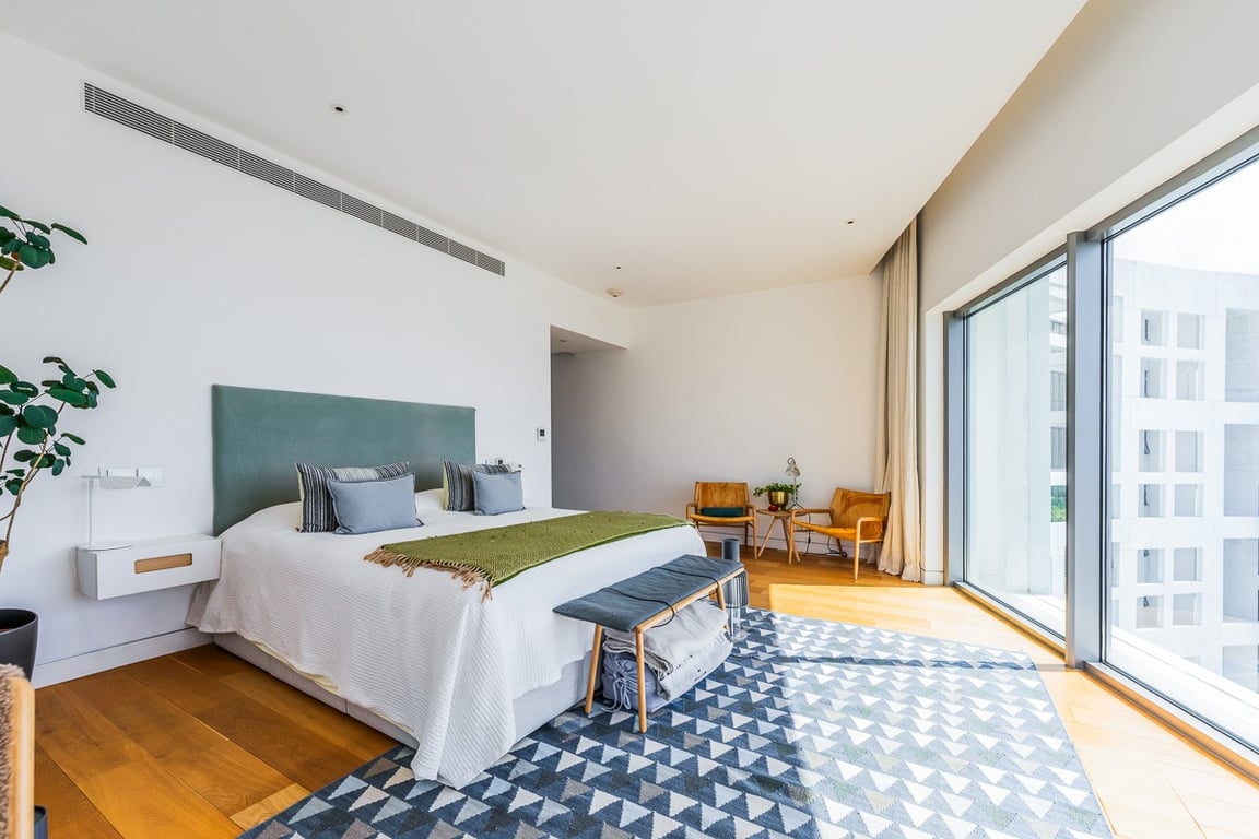 https://img.propertyraptor.com/cdn-cgi/imagedelivery/KD5bF_AFL0JDTbKLWF7z9g/ap8/ap8_001/hornet/prp/img/a7135aafbf73057fab3018be11a58174-wtm.jpg/public