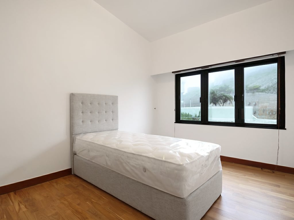 https://img.propertyraptor.com/cdn-cgi/imagedelivery/KD5bF_AFL0JDTbKLWF7z9g/ap8/ap8_001/hornet/prp/img/a722fd6770146d26696e2b0147956b52.jpg/public