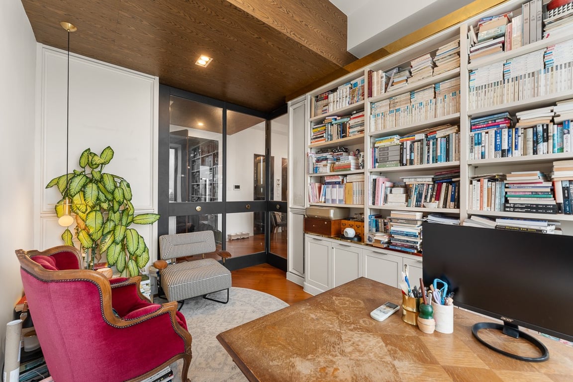https://img.propertyraptor.com/cdn-cgi/imagedelivery/KD5bF_AFL0JDTbKLWF7z9g/ap8/ap8_001/hornet/prp/img/a74531b9f0693002c83f4a04cfe0587e-wtm.jpg/public