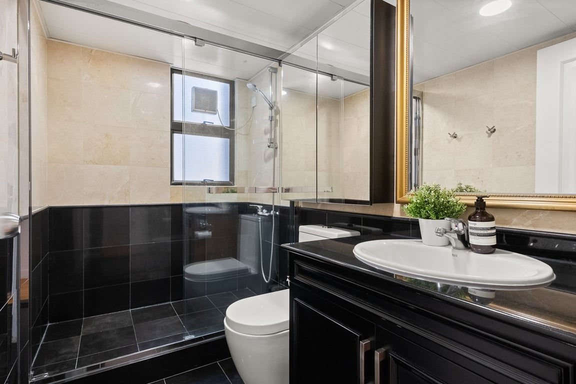 https://img.propertyraptor.com/cdn-cgi/imagedelivery/KD5bF_AFL0JDTbKLWF7z9g/ap8/ap8_001/hornet/prp/img/a767db3c21722d6183e260ca620a0c21-wtm.jpg/public