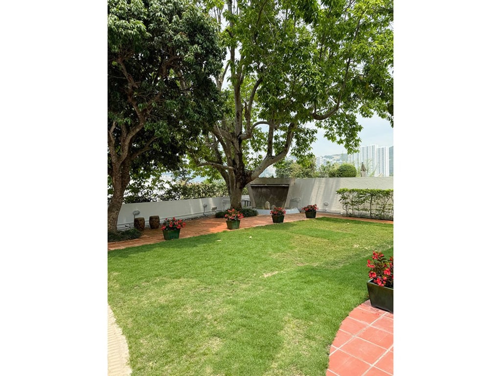 https://img.propertyraptor.com/cdn-cgi/imagedelivery/KD5bF_AFL0JDTbKLWF7z9g/ap8/ap8_001/hornet/prp/img/a78d39f2c123f1281e6c032e01cc38b7-wtm.jpg/public