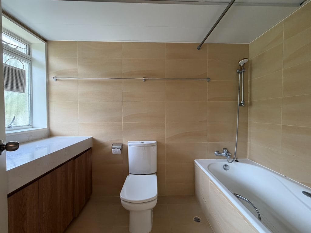 https://img.propertyraptor.com/cdn-cgi/imagedelivery/KD5bF_AFL0JDTbKLWF7z9g/ap8/ap8_001/hornet/prp/img/a79173bd4bda0d4b0cfa7ab6ec702186-wtm.jpg/public
