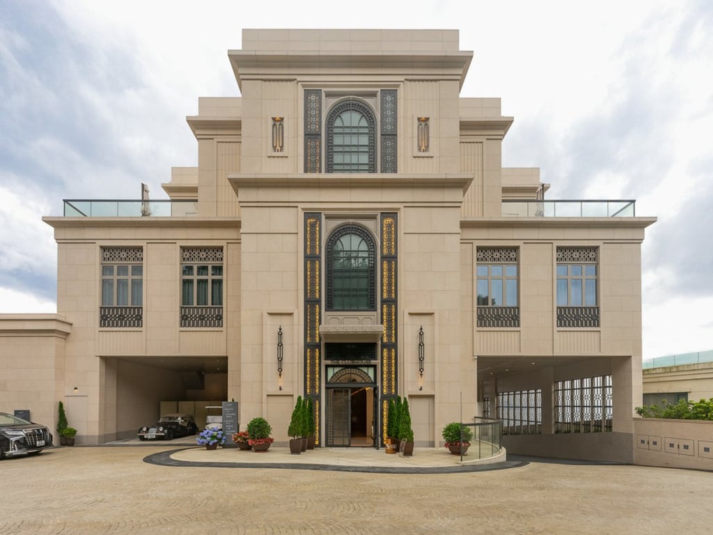 https://img.propertyraptor.com/cdn-cgi/imagedelivery/KD5bF_AFL0JDTbKLWF7z9g/ap8/ap8_001/hornet/prp/img/a7a198f6384e53c4847d74005e649669.jpg/public