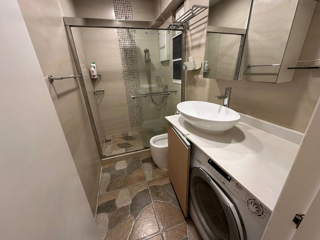https://img.propertyraptor.com/cdn-cgi/imagedelivery/KD5bF_AFL0JDTbKLWF7z9g/ap8/ap8_001/hornet/prp/img/a7a5138bc7f52720874ace03961f89a3-wtm.jpg/public