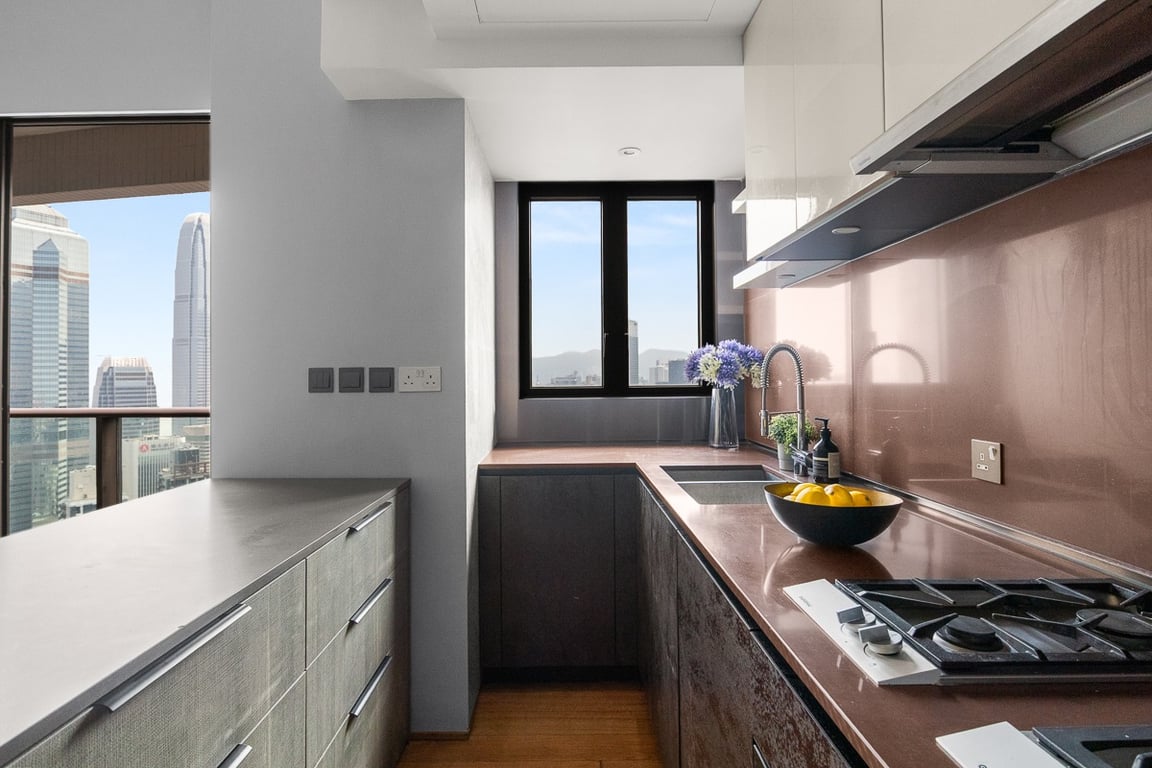 https://img.propertyraptor.com/cdn-cgi/imagedelivery/KD5bF_AFL0JDTbKLWF7z9g/ap8/ap8_001/hornet/prp/img/a7a5ecf85c8bad10692f7884bd9eee89-wtm.jpg/public