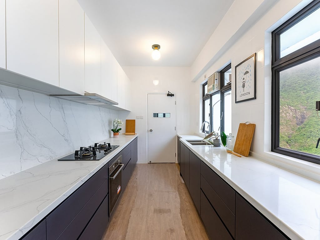 Repulse Bay Apartments