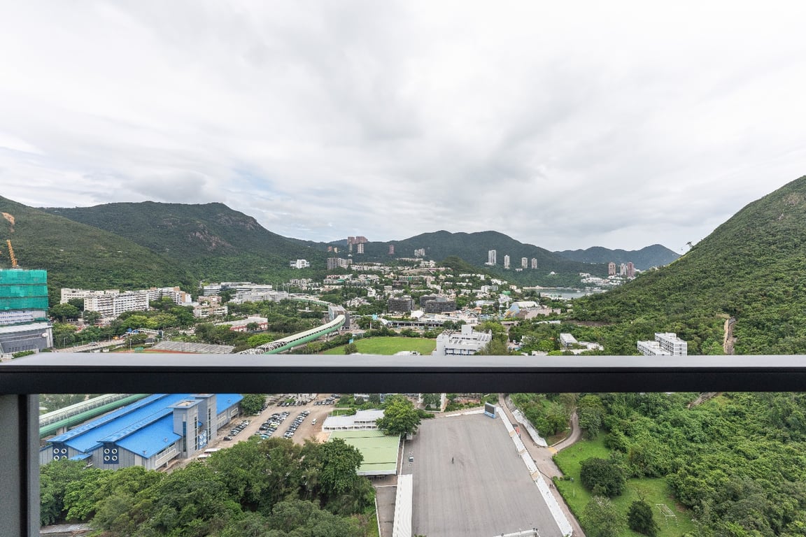 https://img.propertyraptor.com/cdn-cgi/imagedelivery/KD5bF_AFL0JDTbKLWF7z9g/ap8/ap8_001/hornet/prp/img/a8271c35566034cb429123e9fd35bac8-wtm.jpg/public