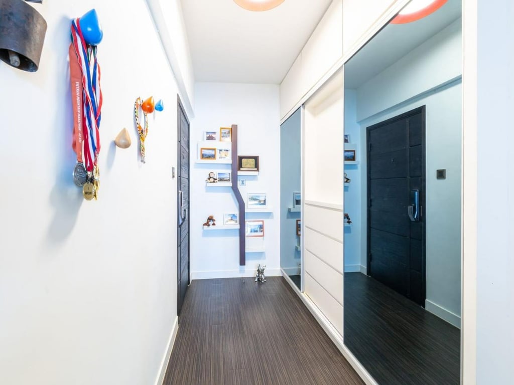 https://img.propertyraptor.com/cdn-cgi/imagedelivery/KD5bF_AFL0JDTbKLWF7z9g/ap8/ap8_001/hornet/prp/img/a8405515da1ac50a06faca3f373232c2.jpg/public