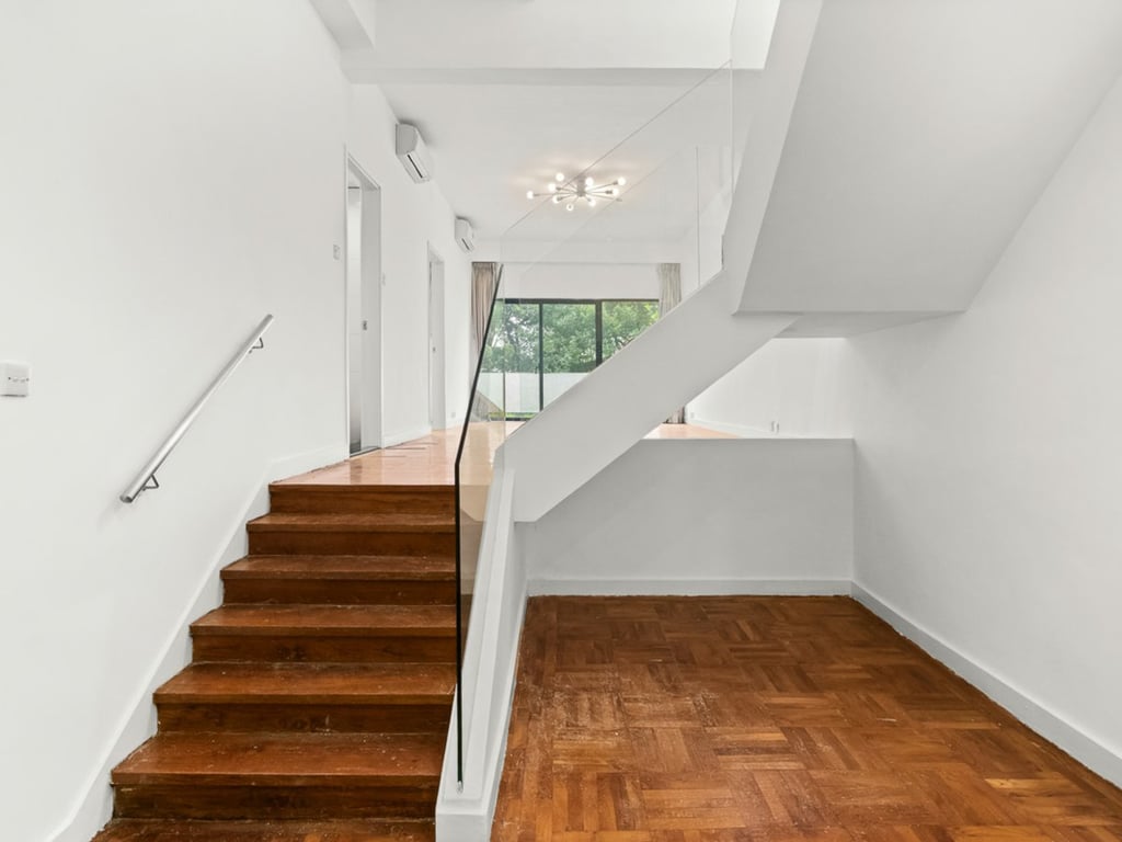 https://img.propertyraptor.com/cdn-cgi/imagedelivery/KD5bF_AFL0JDTbKLWF7z9g/ap8/ap8_001/hornet/prp/img/a844ee1d94ae709302bc95d94a078d12-wtm.jpg/public