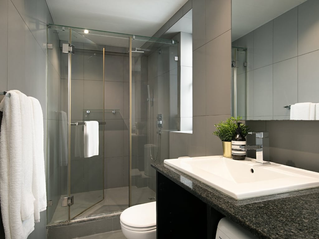 https://img.propertyraptor.com/cdn-cgi/imagedelivery/KD5bF_AFL0JDTbKLWF7z9g/ap8/ap8_001/hornet/prp/img/a85570167854af7fe4c5a89170305f5f.jpg/public