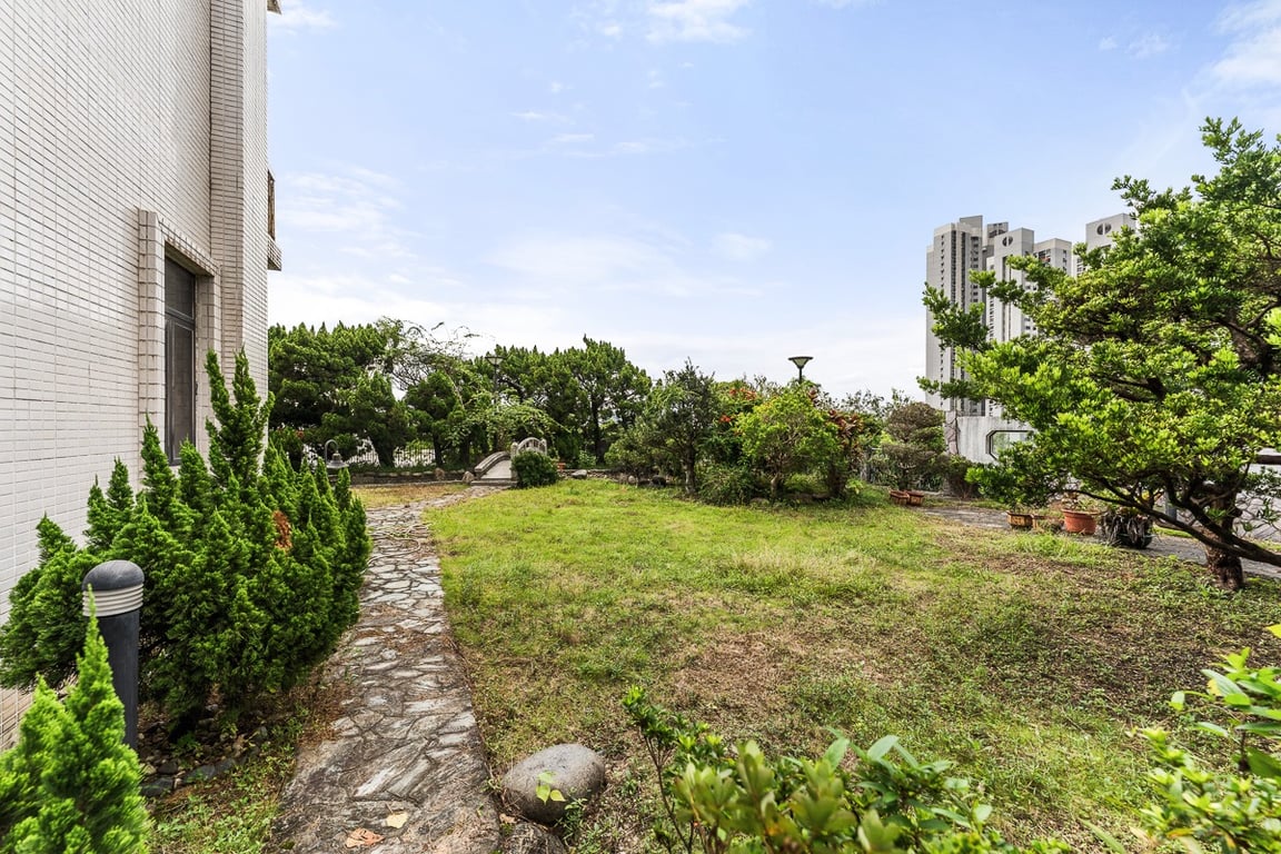 5 Purves Road