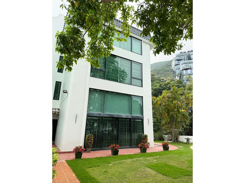 https://img.propertyraptor.com/cdn-cgi/imagedelivery/KD5bF_AFL0JDTbKLWF7z9g/ap8/ap8_001/hornet/prp/img/a89f5b96f5a4b726f69828a5ef0a1c21-wtm.jpg/public