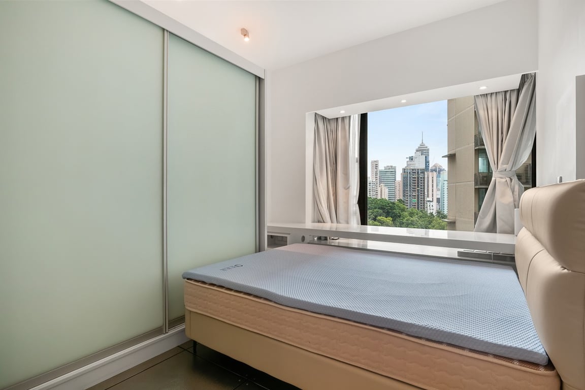 https://img.propertyraptor.com/cdn-cgi/imagedelivery/KD5bF_AFL0JDTbKLWF7z9g/ap8/ap8_001/hornet/prp/img/a8b1ab4f4c23242e9c62afe7445aefaf-wtm.jpg/public