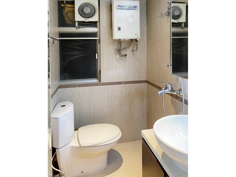 https://img.propertyraptor.com/cdn-cgi/imagedelivery/KD5bF_AFL0JDTbKLWF7z9g/ap8/ap8_001/hornet/prp/img/a8b460b091c532b9287668d36410d777.jpg/public