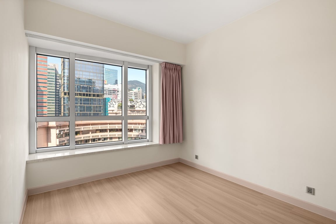 https://img.propertyraptor.com/cdn-cgi/imagedelivery/KD5bF_AFL0JDTbKLWF7z9g/ap8/ap8_001/hornet/prp/img/a8bd60a2eeb4b01460de2711a8875c08-wtm.jpg/public