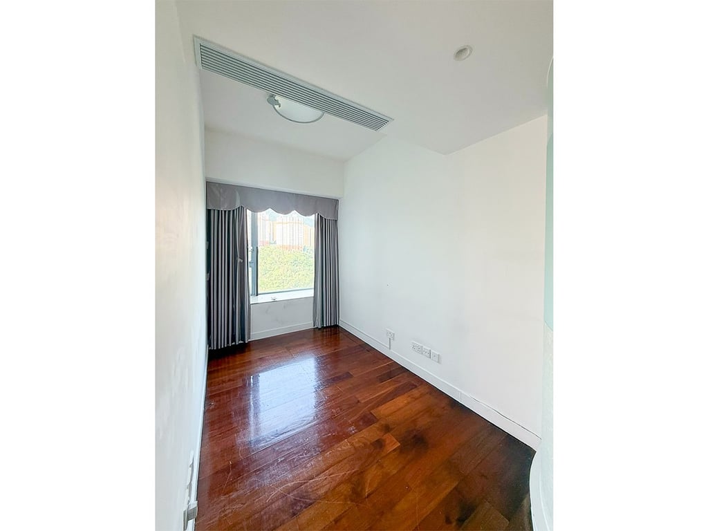 https://img.propertyraptor.com/cdn-cgi/imagedelivery/KD5bF_AFL0JDTbKLWF7z9g/ap8/ap8_001/hornet/prp/img/a91494e03767a3f7451df8dd81200e33-wtm.jpg/public
