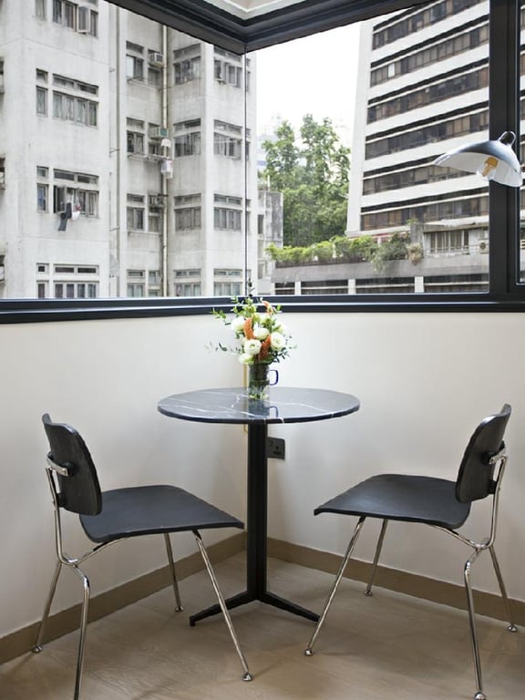 https://img.propertyraptor.com/cdn-cgi/imagedelivery/KD5bF_AFL0JDTbKLWF7z9g/ap8/ap8_001/hornet/prp/img/a9181d621bcfe0c91e083bf164701dfe.jpg/public