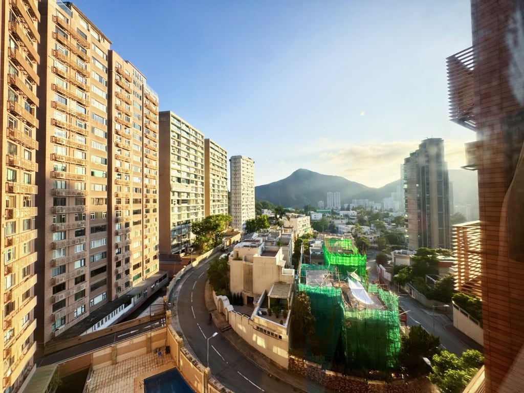 https://img.propertyraptor.com/cdn-cgi/imagedelivery/KD5bF_AFL0JDTbKLWF7z9g/ap8/ap8_001/hornet/prp/img/a918d11b536159002174711ba091c1a3-wtm.jpg/public