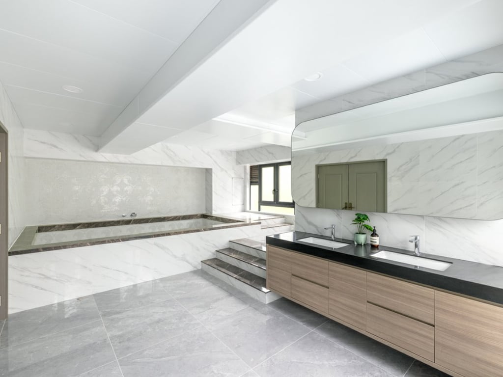 https://img.propertyraptor.com/cdn-cgi/imagedelivery/KD5bF_AFL0JDTbKLWF7z9g/ap8/ap8_001/hornet/prp/img/a9524b166ae76afdd9439d9ed8be53ad.jpg/public