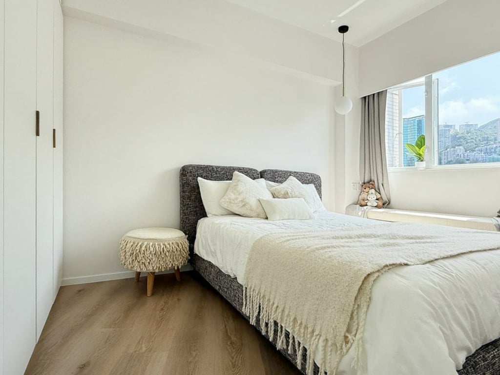 https://img.propertyraptor.com/cdn-cgi/imagedelivery/KD5bF_AFL0JDTbKLWF7z9g/ap8/ap8_001/hornet/prp/img/a95b68ce798f801dc3f721a816956622.jpg/public