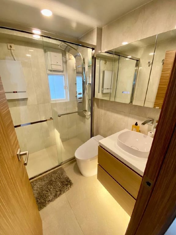 https://img.propertyraptor.com/cdn-cgi/imagedelivery/KD5bF_AFL0JDTbKLWF7z9g/ap8/ap8_001/hornet/prp/img/a9dee8ad28771e73db168d91f3c08e48-wtm.jpg/public