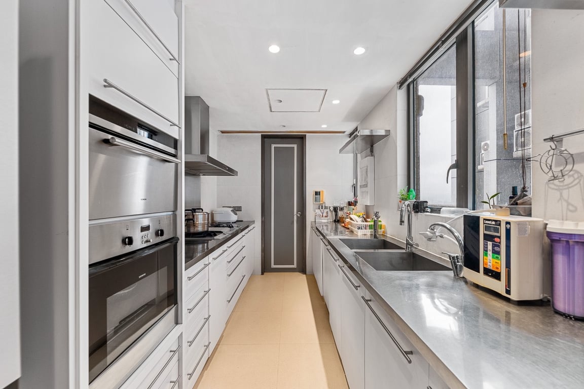 https://img.propertyraptor.com/cdn-cgi/imagedelivery/KD5bF_AFL0JDTbKLWF7z9g/ap8/ap8_001/hornet/prp/img/aa1bfe610df7b1da750137ee9cff7741-wtm.jpg/public