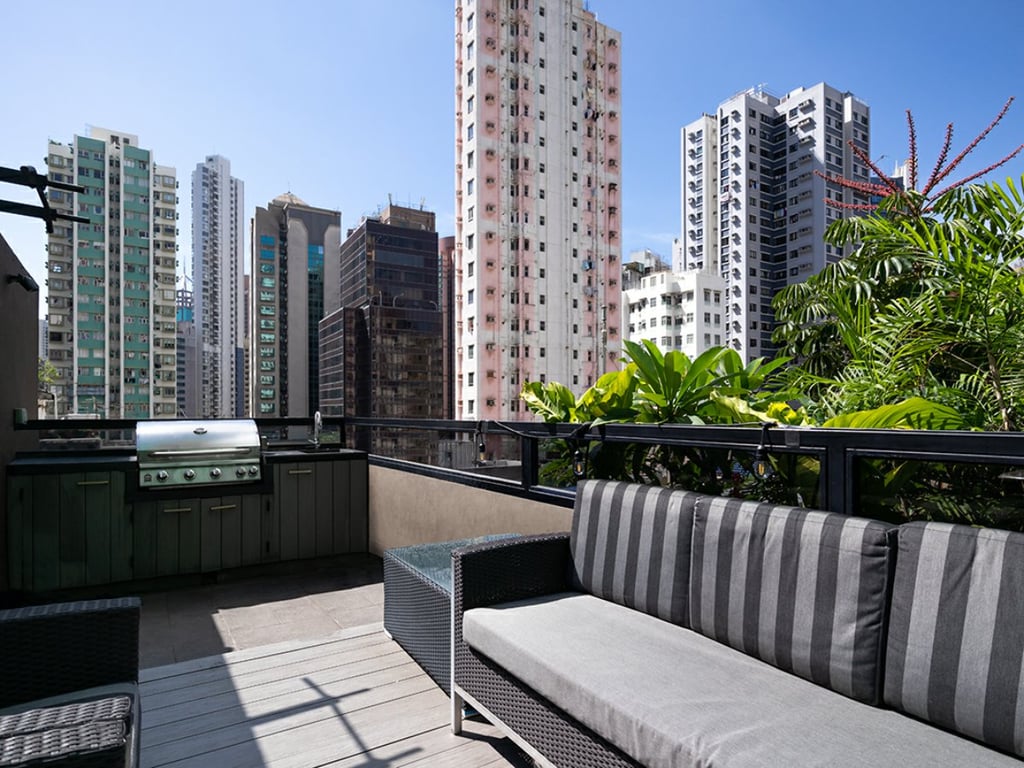 https://img.propertyraptor.com/cdn-cgi/imagedelivery/KD5bF_AFL0JDTbKLWF7z9g/ap8/ap8_001/hornet/prp/img/aa3f9f122e42d77e3780da282542e621.jpg/public